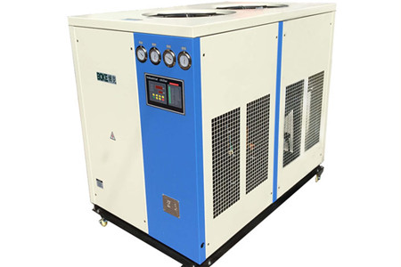 一臺風冷箱式冷水機多少錢？